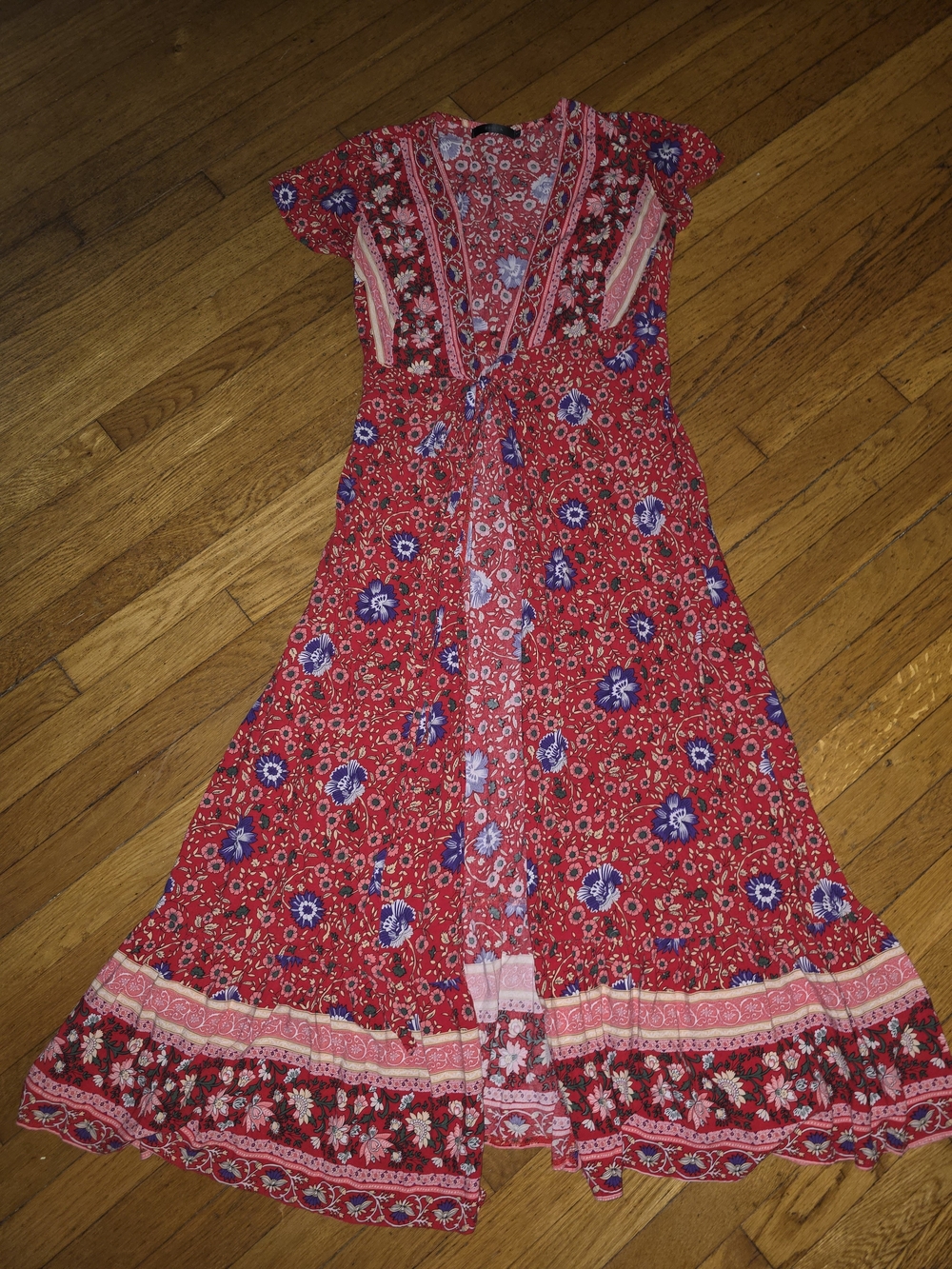 Bohemian Red Floral V-Neck Maxi Dress with Tie Waist - Picture 2 of 4